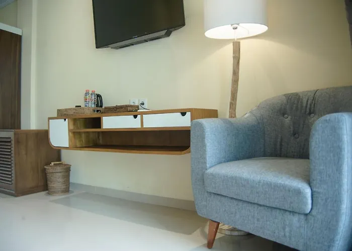 Akatara Hotel 3*