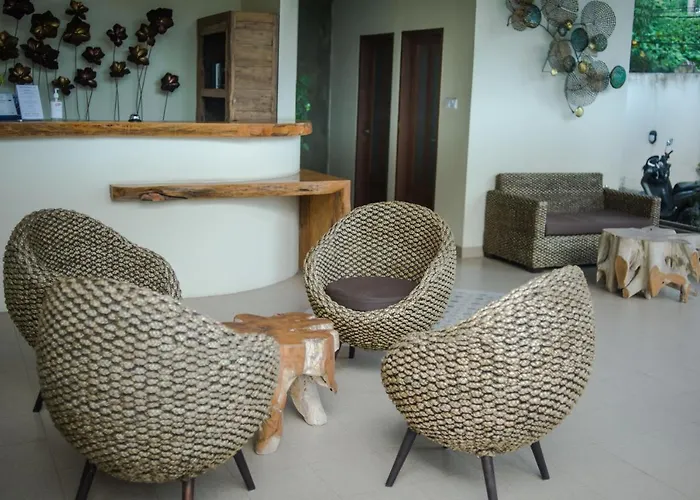 Akatara Hotel 3*