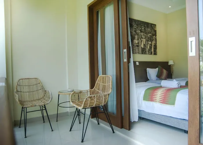 Hotel Akatara 3*