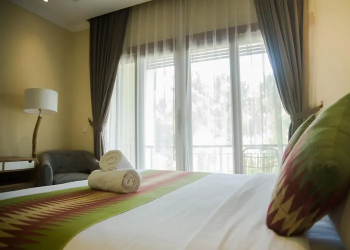 Akatara Hotel 3*