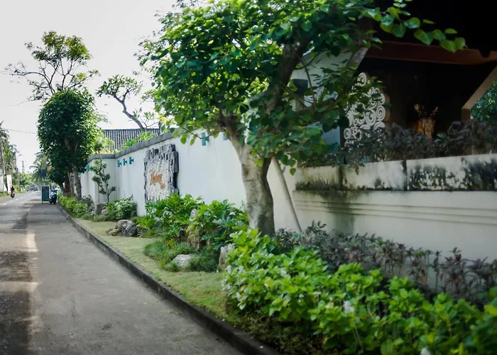 Hotel Akatara 3*