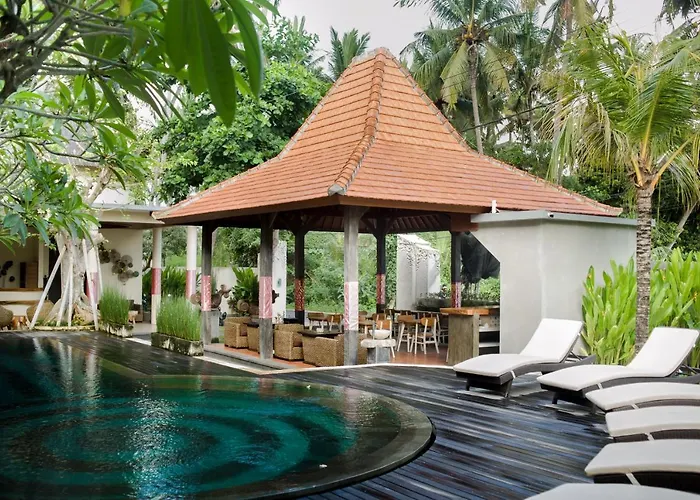 Hotel Akatara Toyapakeh