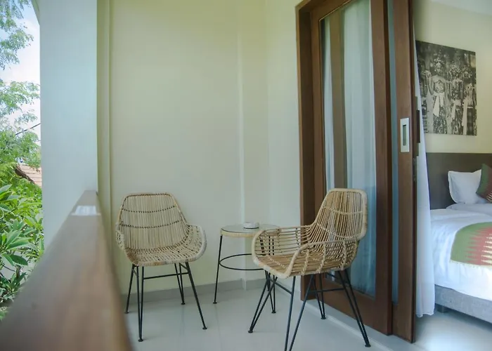Akatara Hotel 3*