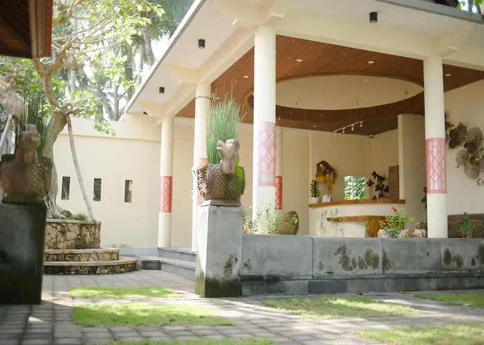 Akatara Hotel Toyapakeh