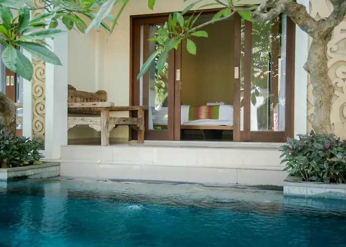 Hotel Akatara 3*