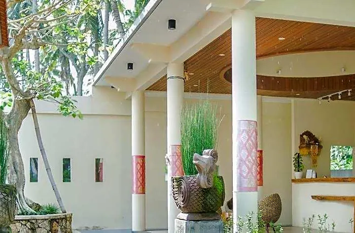 Akatara Hotel 3*