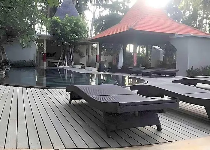 Akatara Hotel Toyapakeh