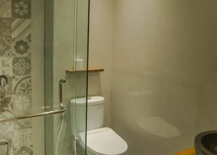 Akatara Hotel 3*